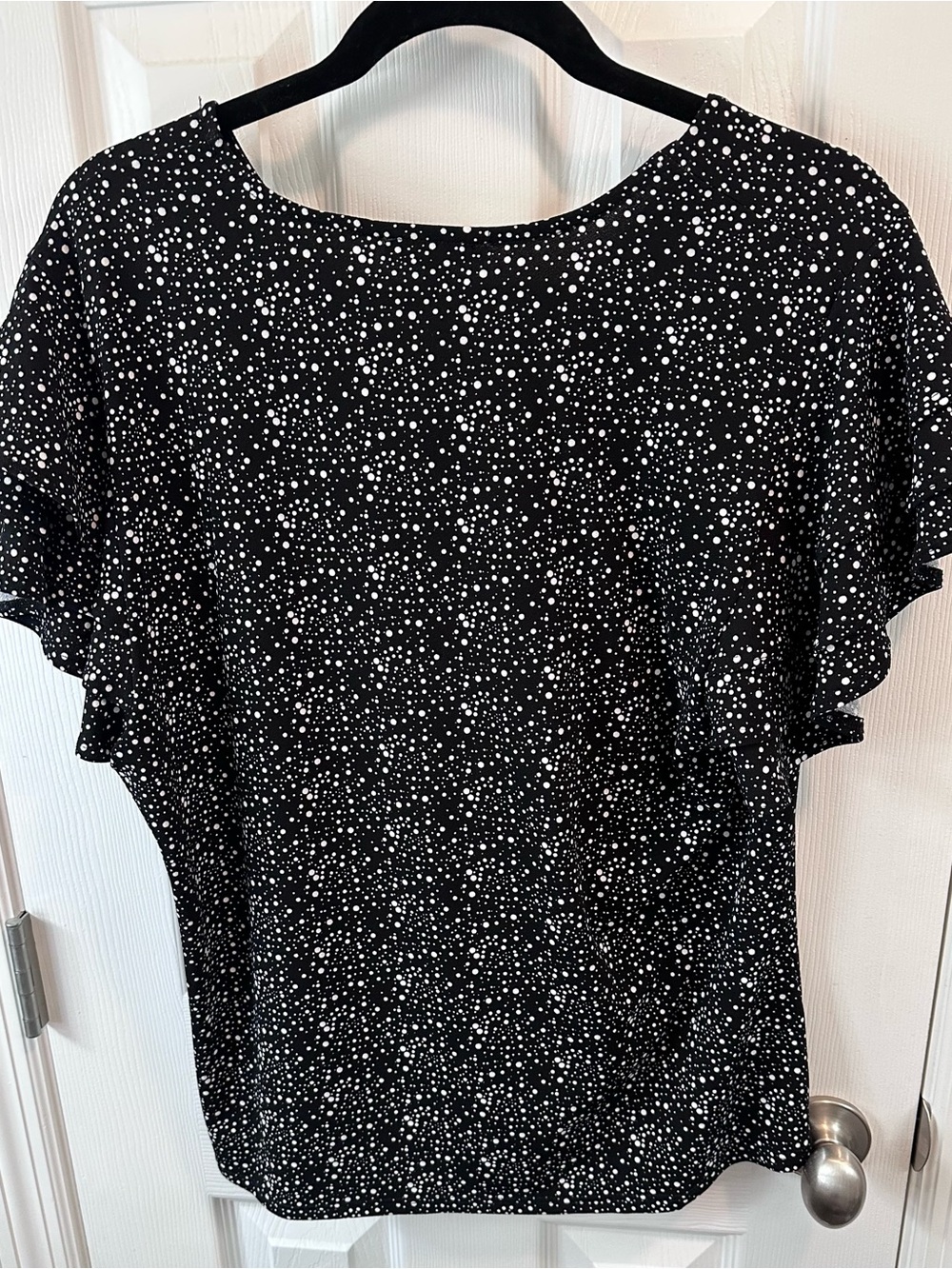 Adrianna Papell Black and White Speckled V-Neck Blouse - Picture 2 of 4